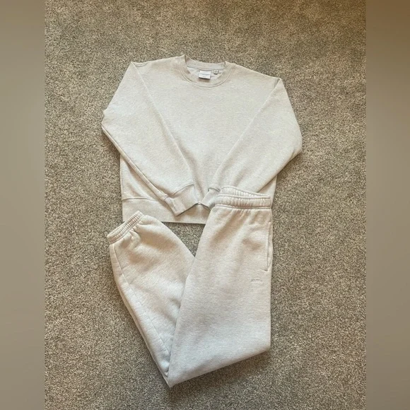 Aritzia Sweatfleece Lounge Set - Picture 1 of 8